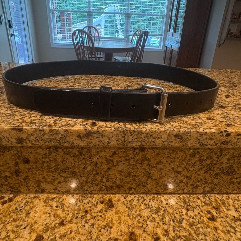 AMISH MADE IN USA HANDCRAFTED CHUNKY BLACK LEATHER MENS BELT SIZE 42